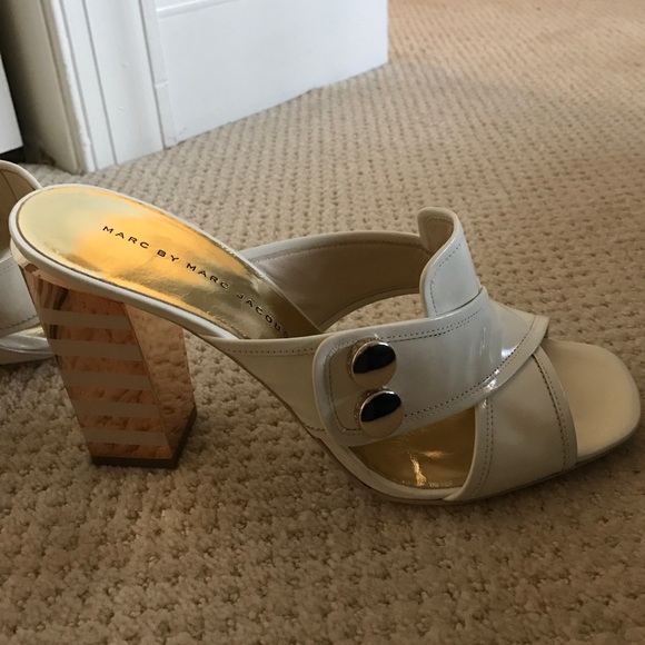 Marc by Marc Jacobs ivory patent mule - Picture 2 of 4