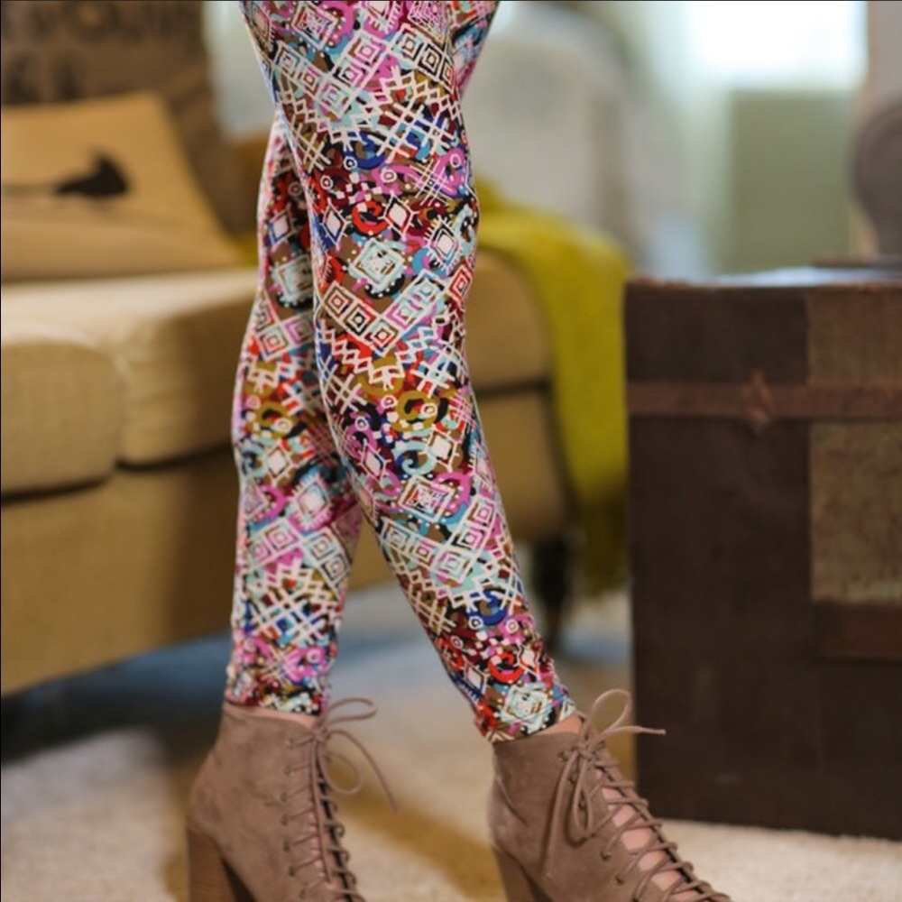 🌻 Aztec Multi Color Print Leggings