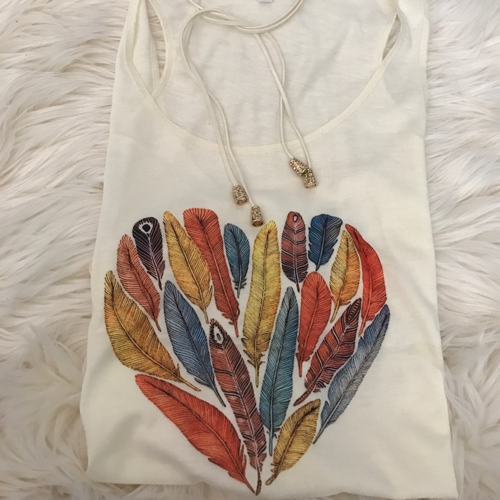 Heart Shape Feather Tank - Picture 2 of 5