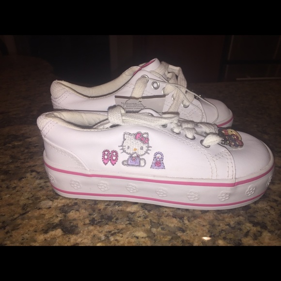Brand New Children's Hello Kitty sneakers size 10 - Picture 2 of 2