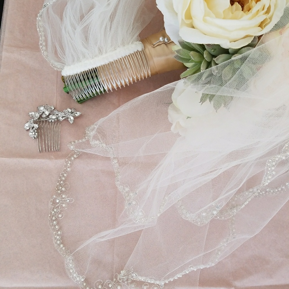 Bel Aire Bridal ivory Scallop embroidered Veil