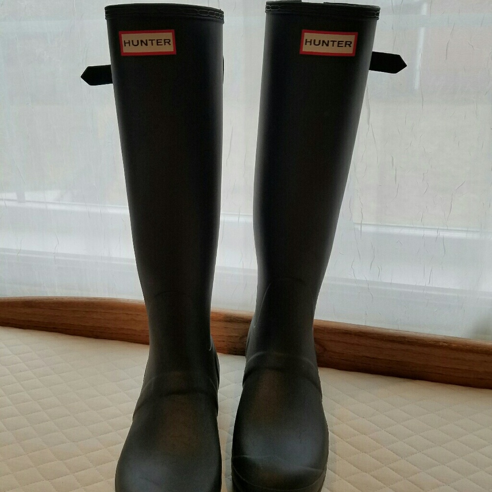 Hunter EXTENDED CALF Matte Black Tall Rain Boots!!