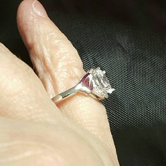 .925 Silver, White Sapphire & CZ Ring - Picture 5 of 5
