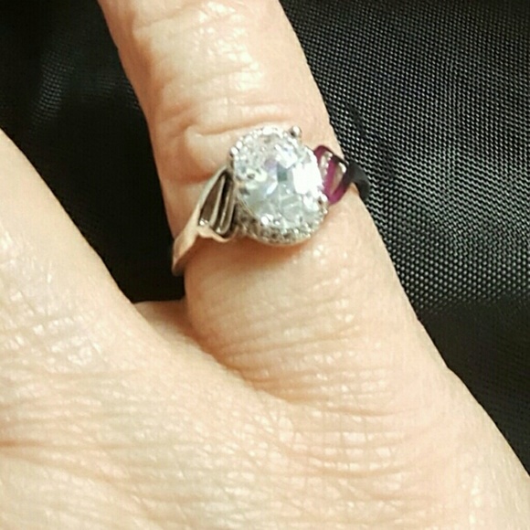 .925 Silver, White Sapphire & CZ Ring - Picture 3 of 5