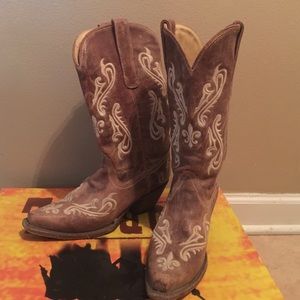 Corral boots
