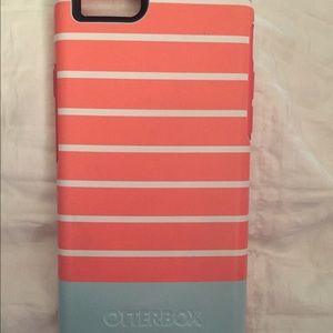 Very cute otter box case! iPhone 6