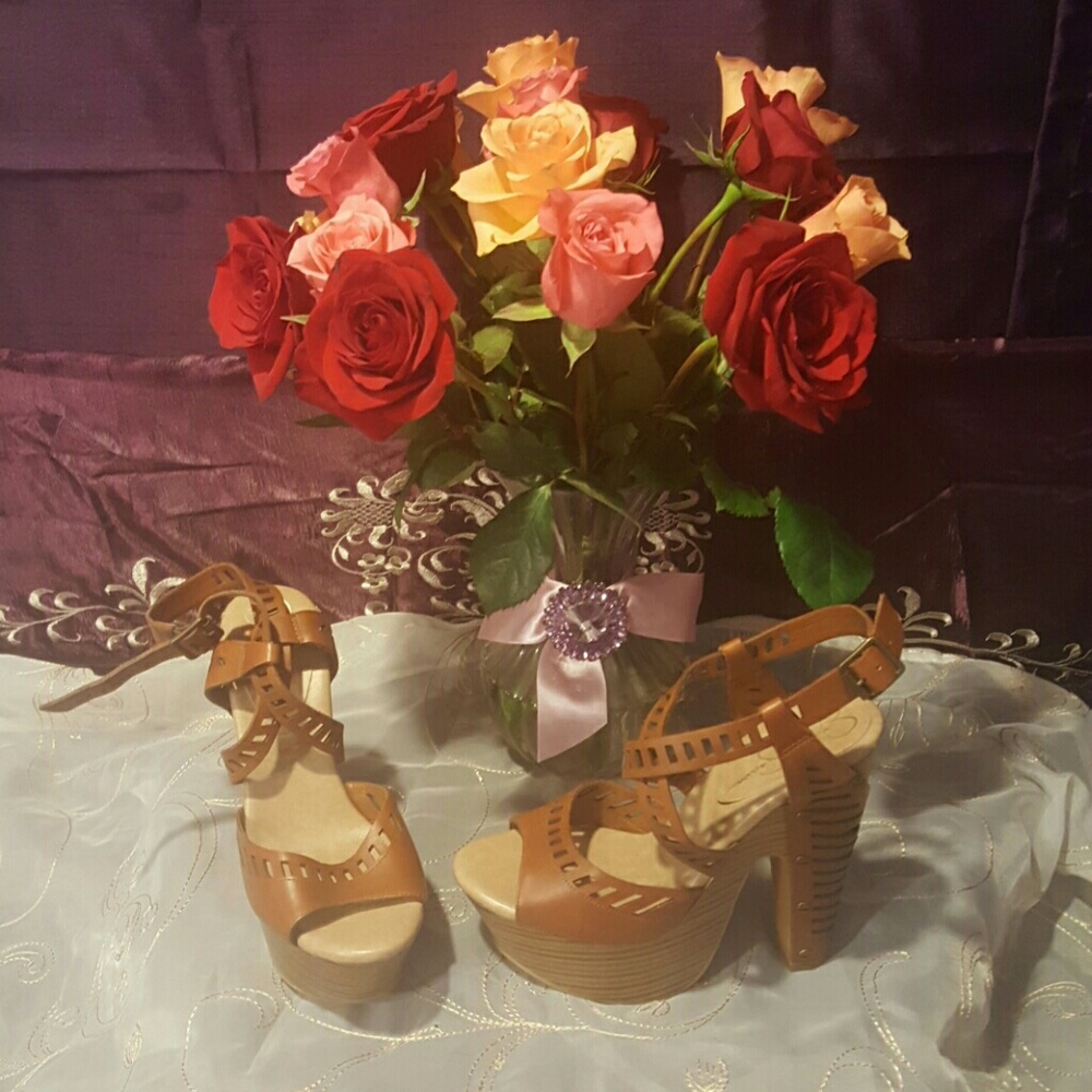 🌼Jessica Simpson platform sandals🌼