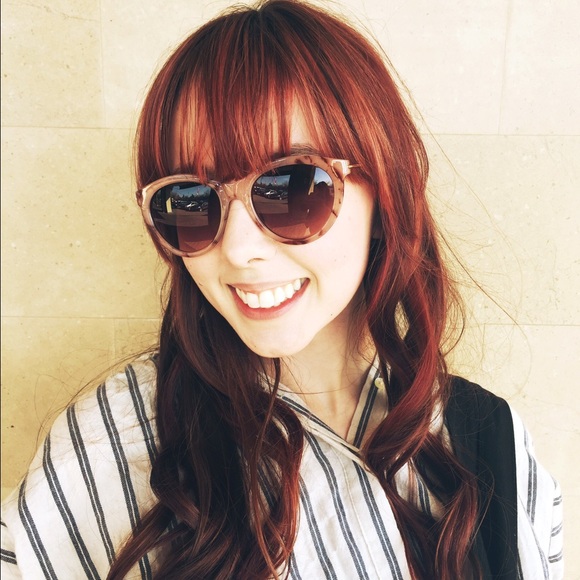 Meet your Posher, Stephanie - Picture 1 of 1