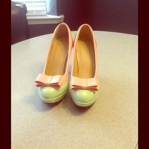ADORABLE Mint and Pink Heels!