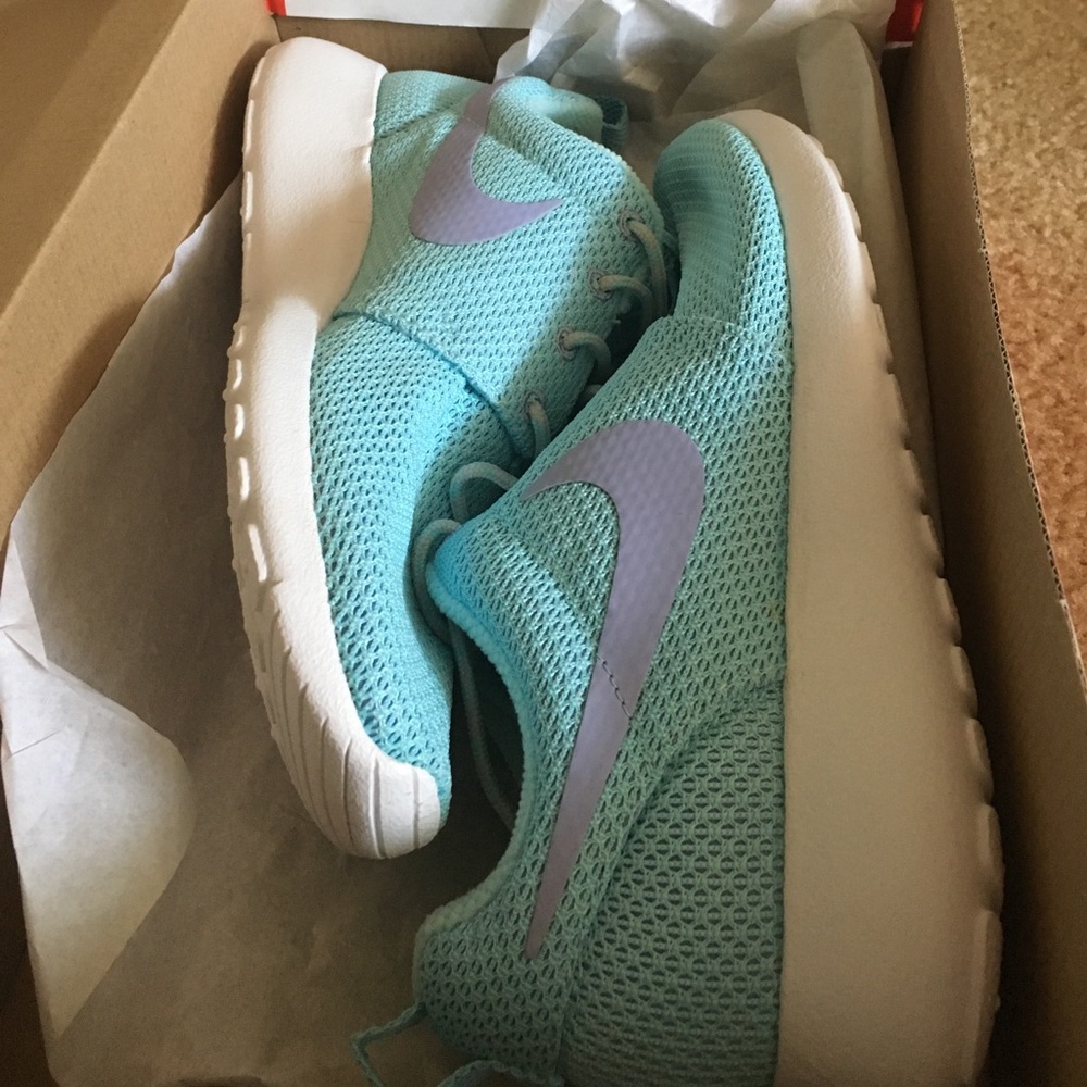 Brand new Nike Rosherun