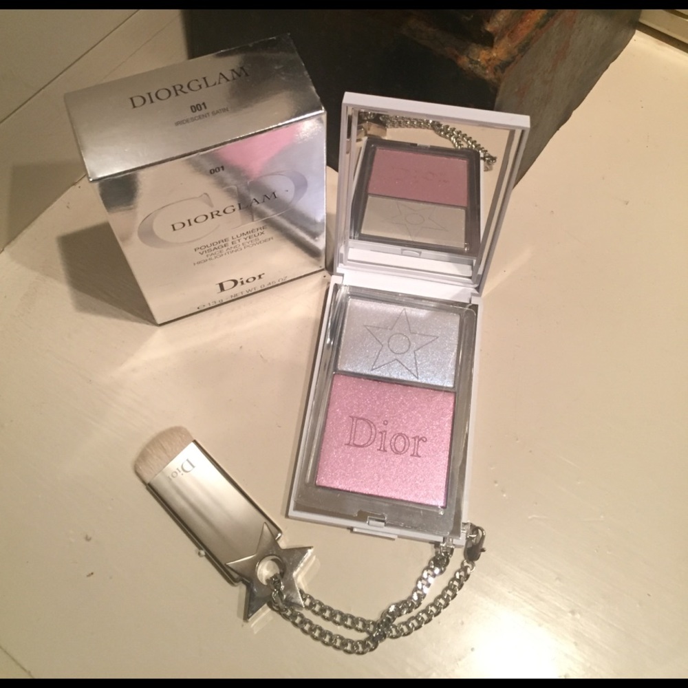 Dior Diorglam highlighter in 01 Iridescent satin