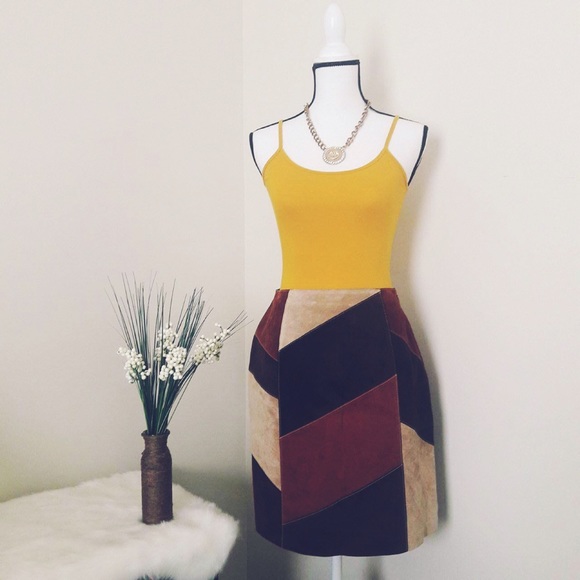 Apostrophe Dresses & Skirts - 🔴$4 Apostrophe 100% Leather Skirt