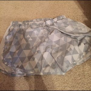 Nike grey & white triangle print shorts