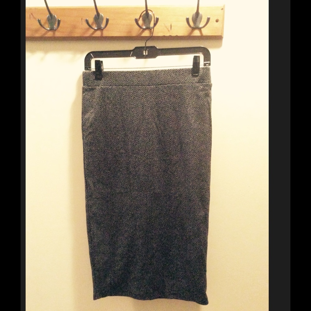 Black and Tan Herringbone Stretchy Pencil Skirt