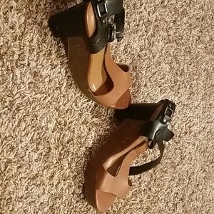 Black and brown wedges