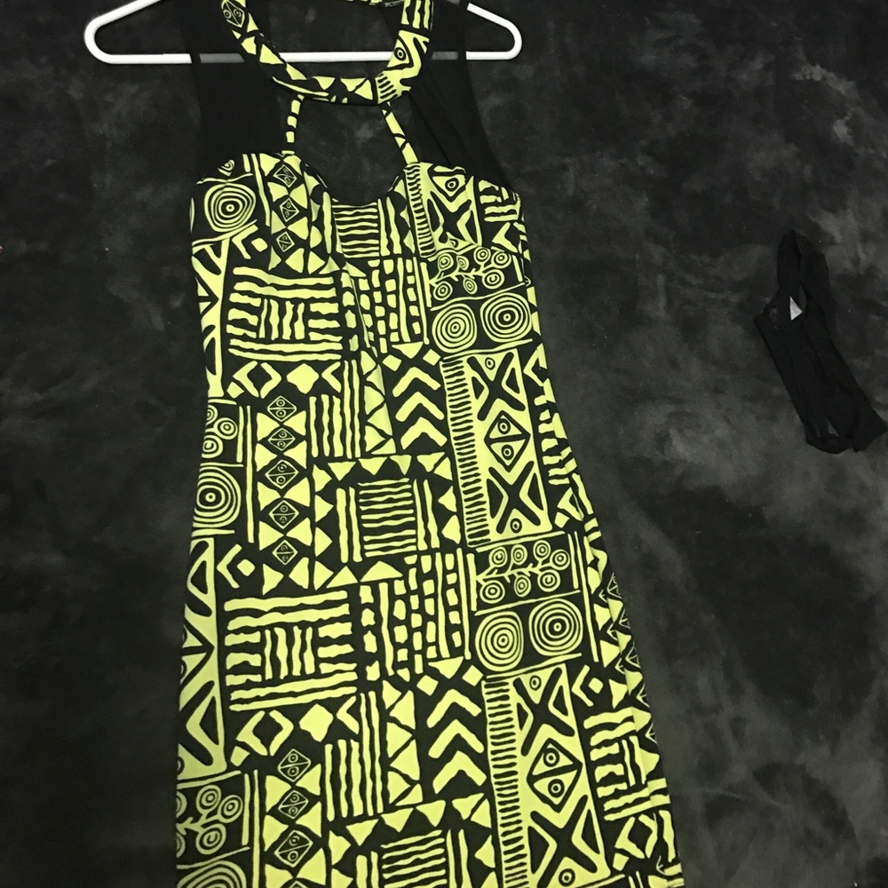 Assymetrical dress with cut out and Nylon