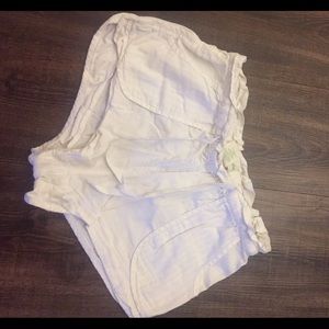 Urban outfitters white fabric shorts size small