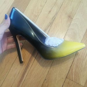 Pointed toe pumps