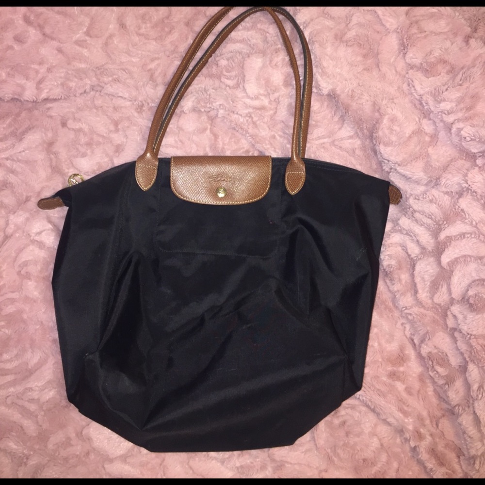 BLACK LONGCHAMP!