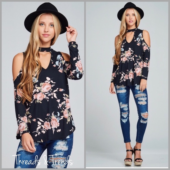 Threads & Trends Tops - 🆕 Cold Shoulder Choker Top
