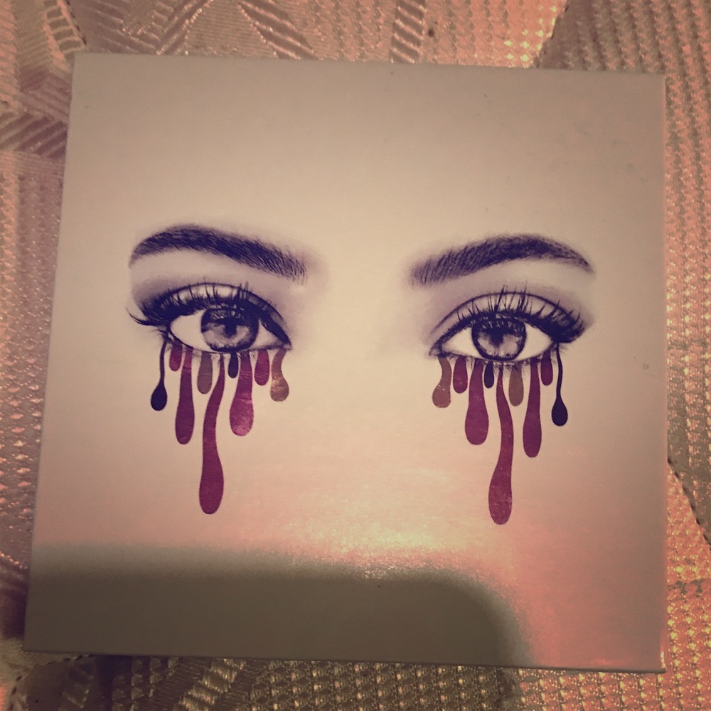 Kyshadow burgundy palette