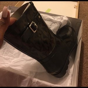 Micheal kors rainboots