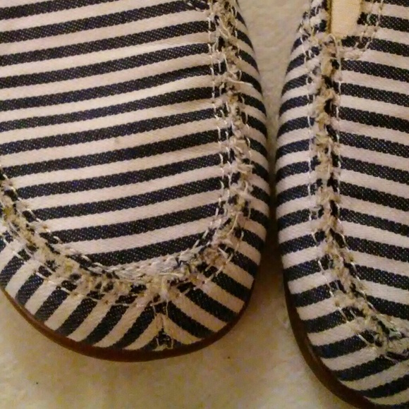 AEROSOLES - Picture 7 of 7