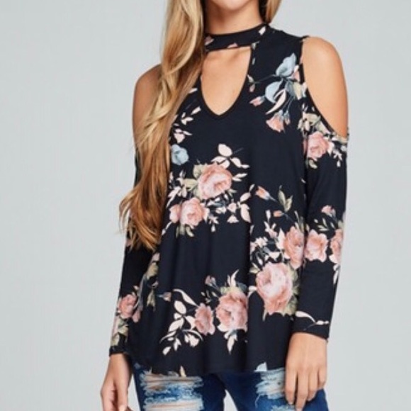 Cold Shoulder Choker Top - Picture 5 of 7