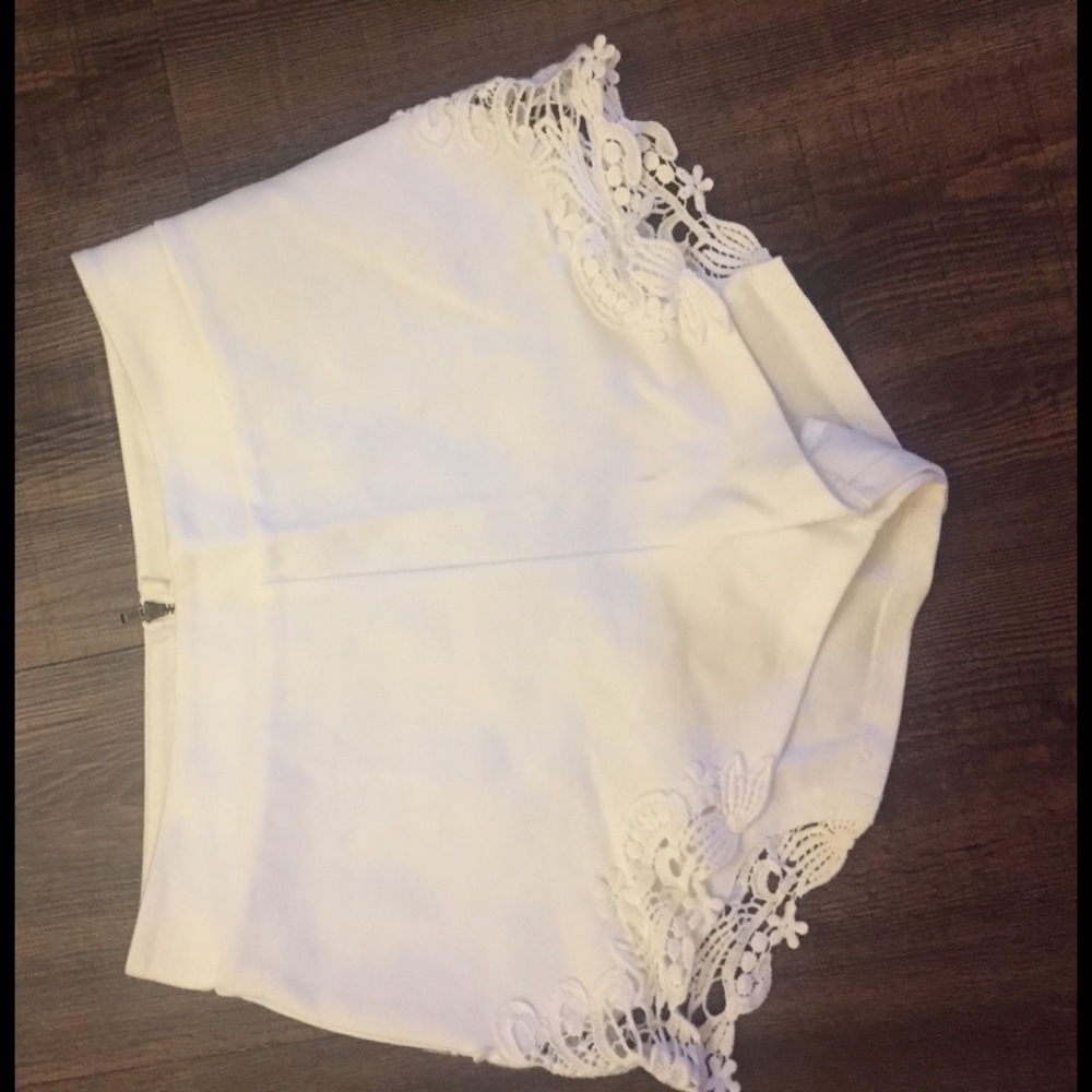Urban outfitters white shorts size small