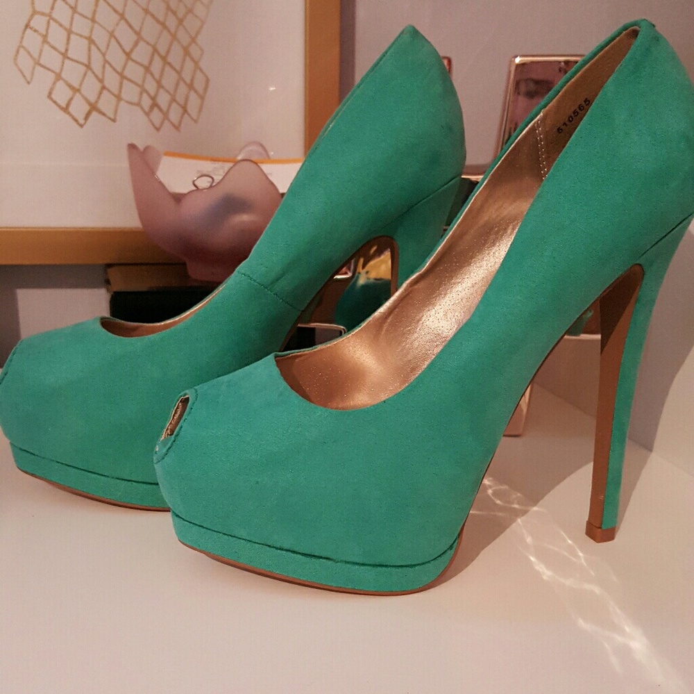 Charlotte Russe teal heels