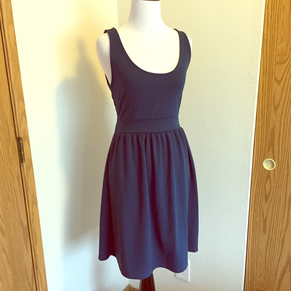 MOVING SALE 🌟 Urban Outfitters cut-out back dress