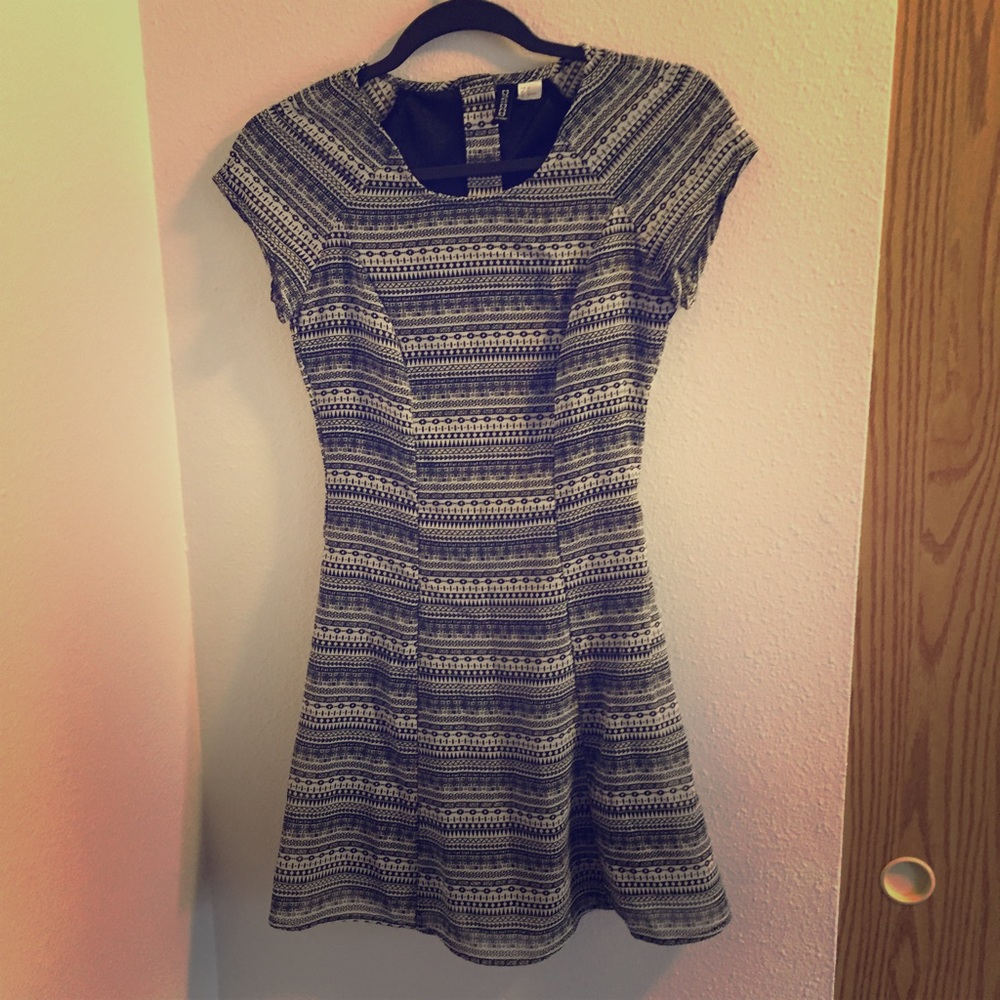 MOVING SALE 🌟 H&M dress