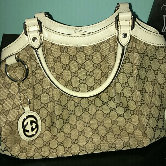 Gucci Handbags - Gucci medium Sukey bag