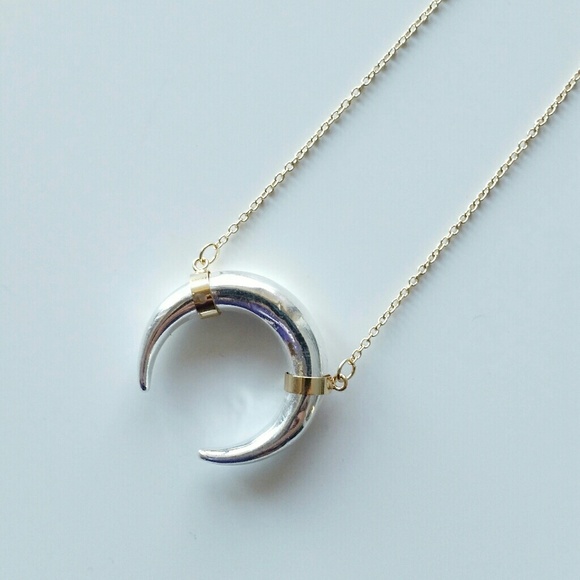 Horn / Crescent Pendant Necklace - Picture 2 of 7