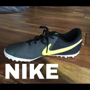 Nike Tennis shoes