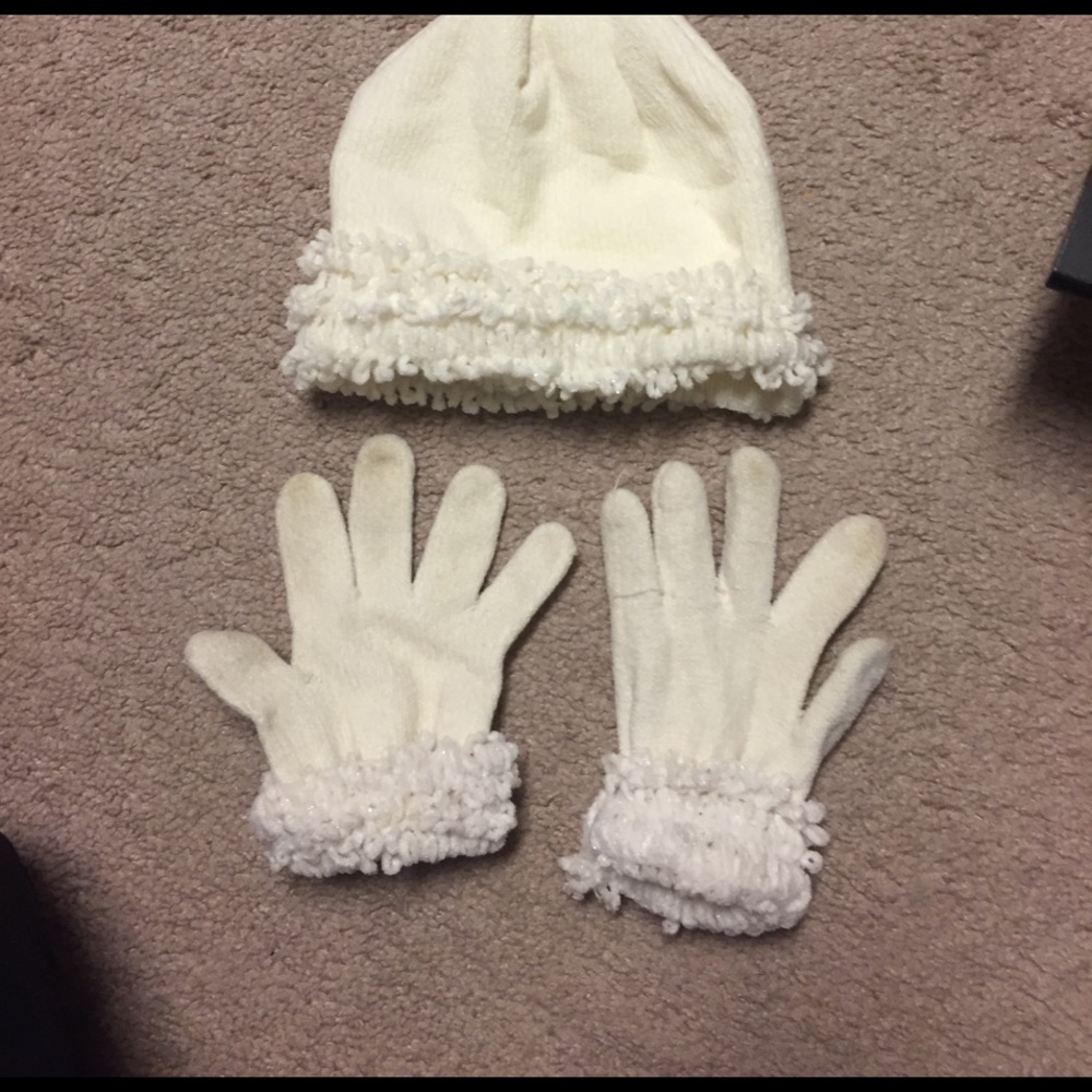 Girls White Hat and Gloves