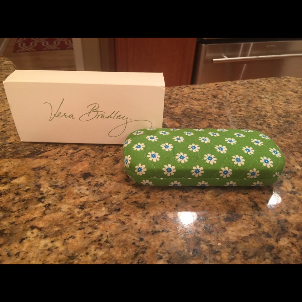 New Vera Bradley Hard Eyeglass Case in Apple Green