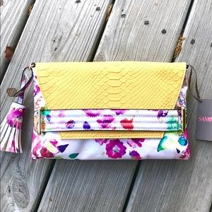 Sam and Libby Cross body/clutch! 💛💕