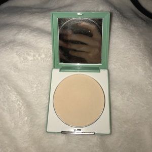 Clinique pressed powder ❤️😍