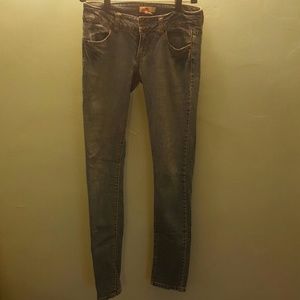 fitted low rise jeans