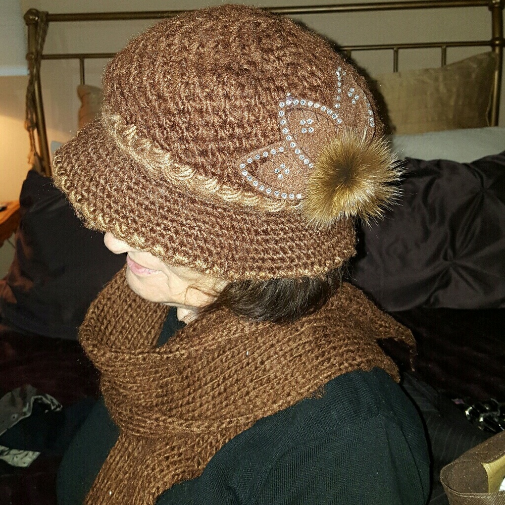 Brown hat and scarf set