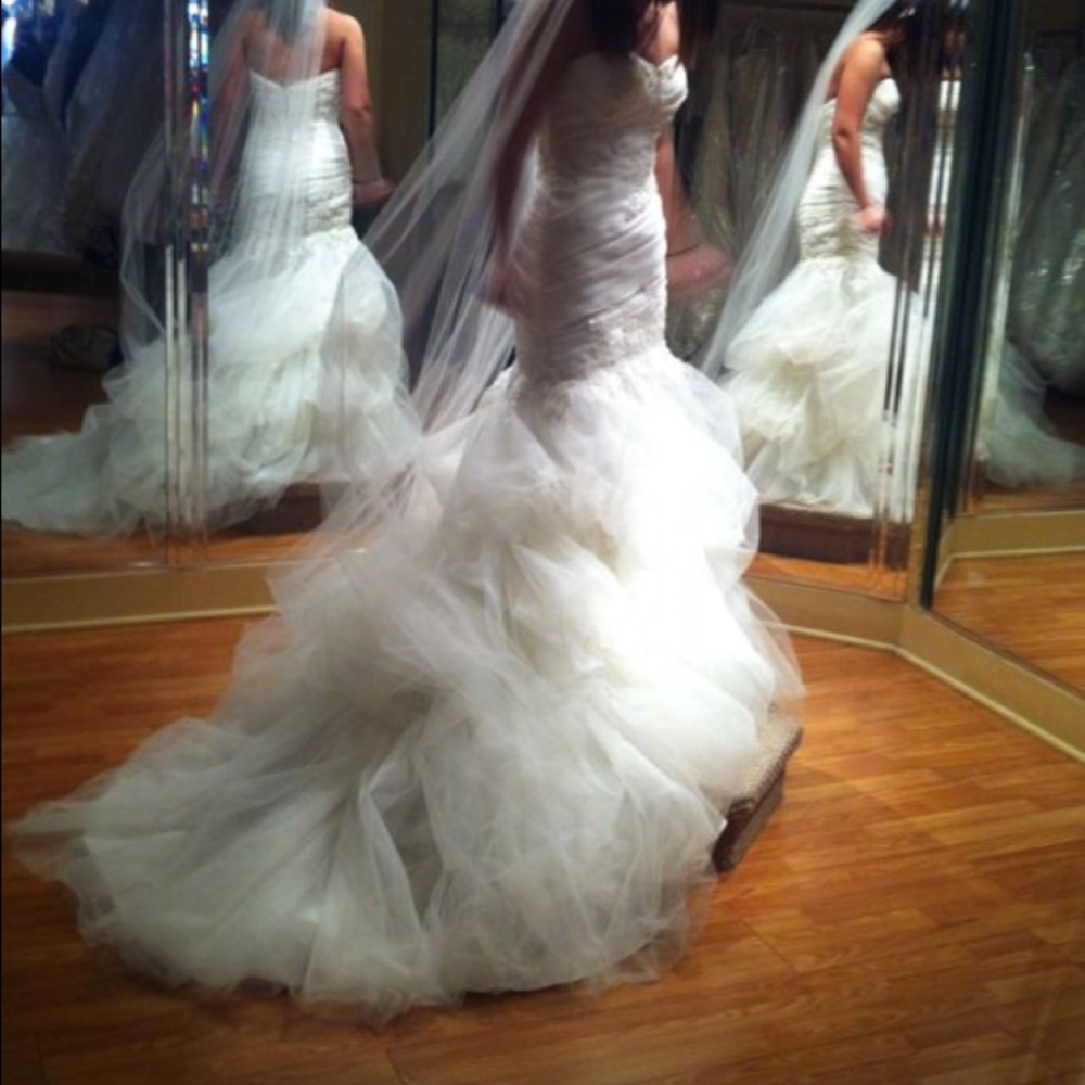 Wedding dress - Picture 4 of 4
