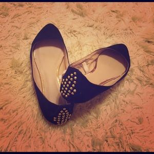 ✨✨FREE WITH ANY BUNDLE! Gold Studded Black Flats-