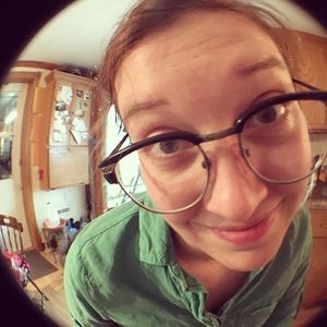 Meet your Posher, Danielle