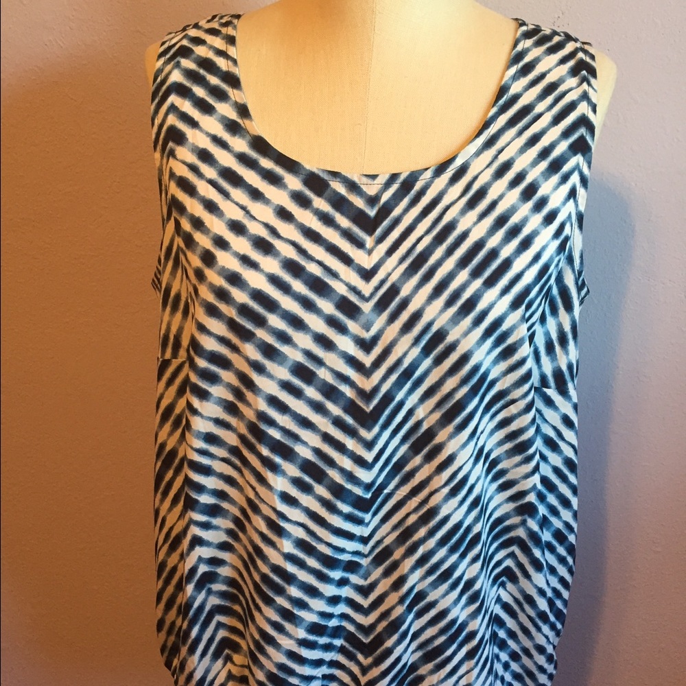 banana Republic women’s sleeveless blouse size Large