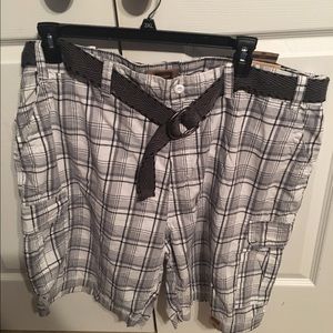 Men's waist size 42 plaid shorts. NWT  great buy