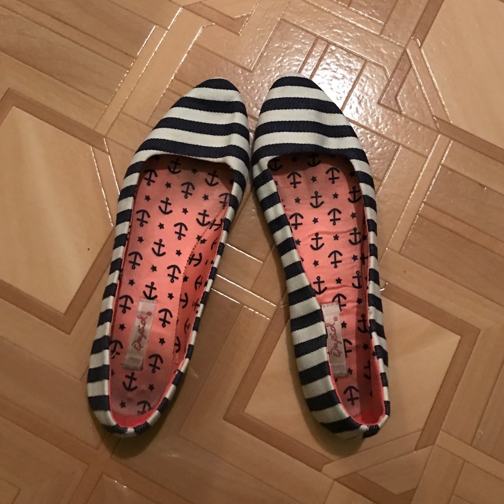 Striped flats