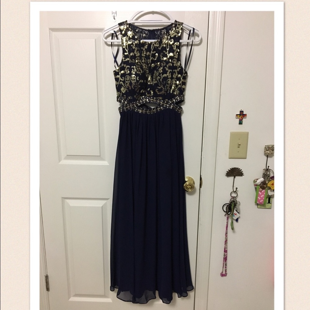 Bee Darlin Dillard's Formal Dress! Navy/beaded
