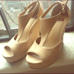 Lickety Split Wedge Sandal