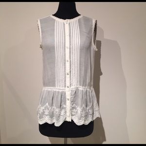Sleeveless Zara white lace top